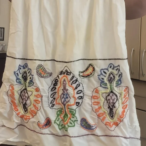 Aerie Cute Tunic. Embroidered boho/shirk. Adorable. Size Medium. - Picture 5 of 8